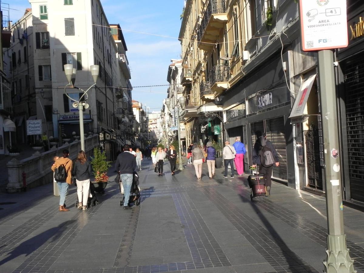 Centralissimo Trilocale Su Due Piani - Flavio House Sanremo Eksteriør bilde